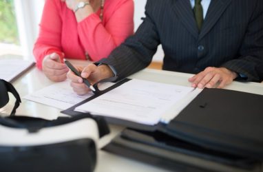 Подпись деловых бумаг